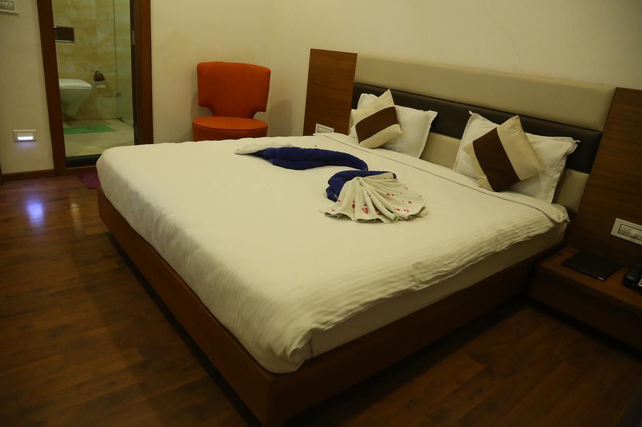 Hotel Anantaragreens Disa Bagian luar foto